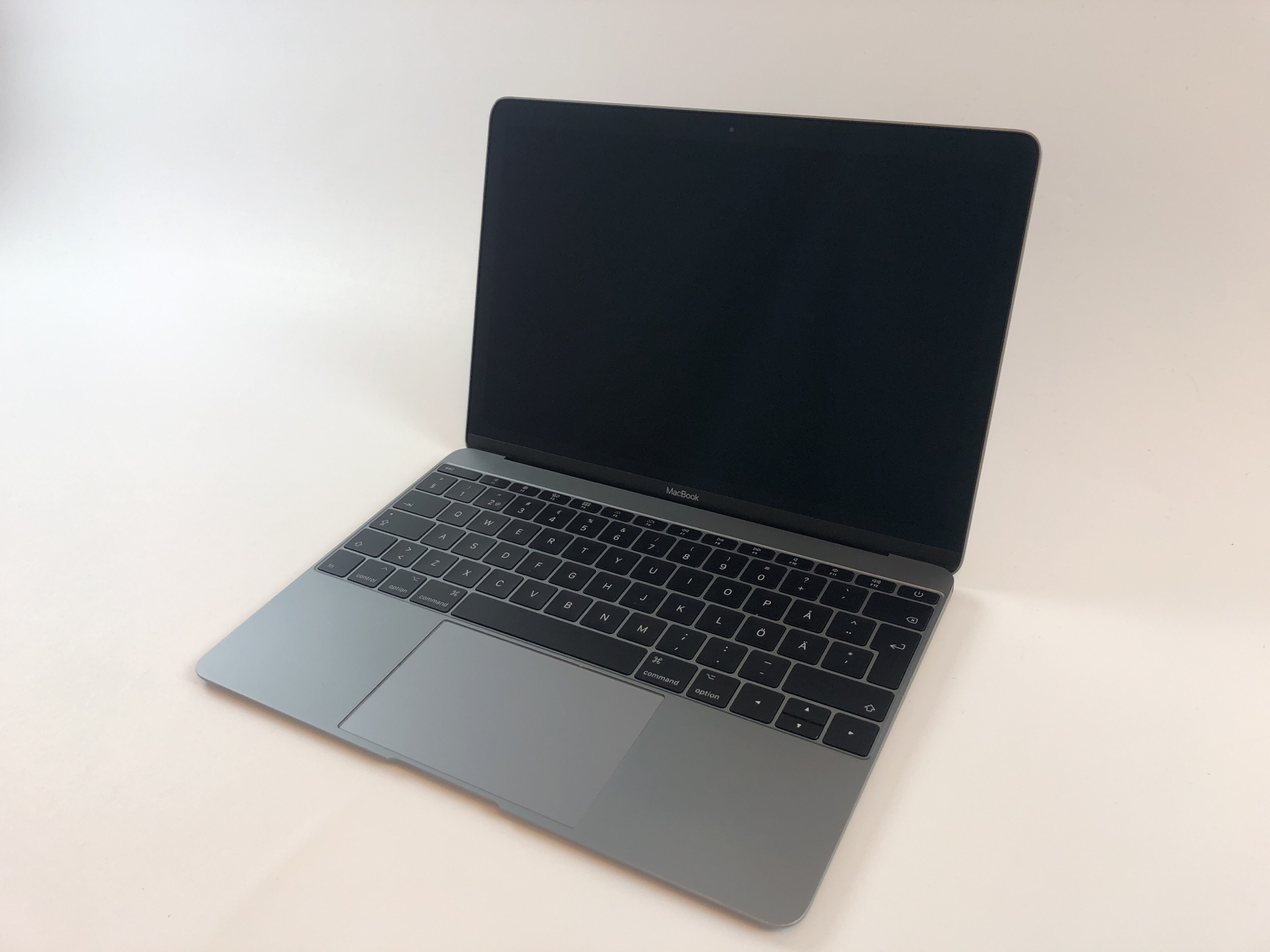 MacBook 12" Intel Core m3 1.2 GHz / 8 GB RAM / 256 GB SSD / Space Gray