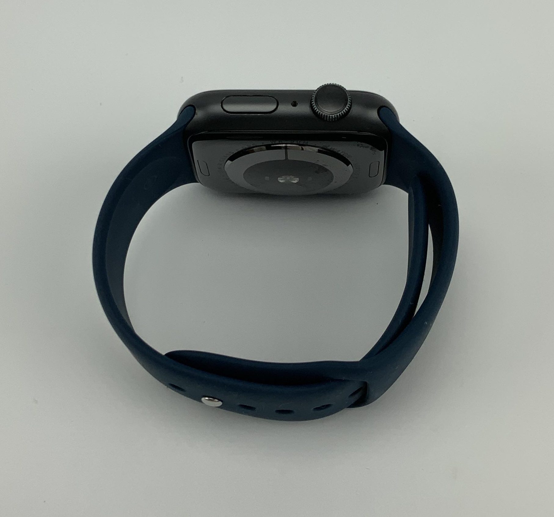 Watch Series 5 Aluminum (44mm), Space Gray, image 2